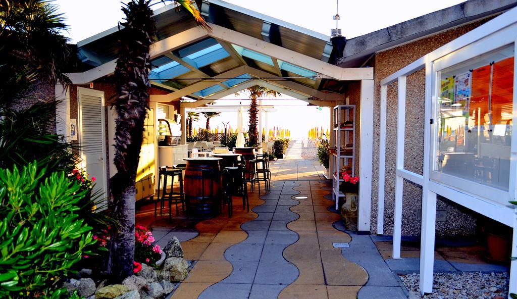 Hotel Paradise Fano Exterior foto